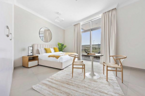 Silkhaus spacious studio in Art Gardens with gym & pool access